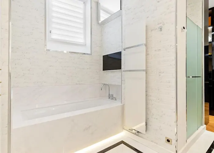 Spectacular 3br Luxury - Arc De Triomphe, 264m2 Paříž
